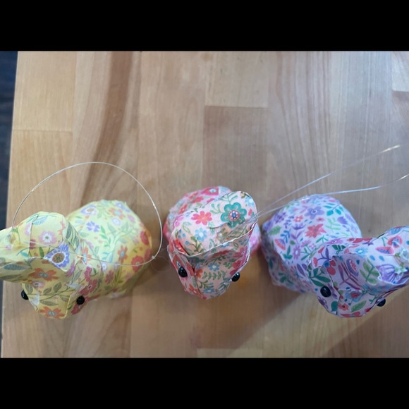 Set of 3 paper  mache’ bunnies - Picture 5 of 7